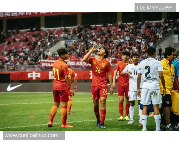 足球耿自强的奋斗精神与团队合作的完美结合之路